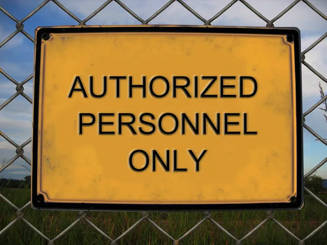 sign, fence, wire mesh fence, note, memory, warning, a notice, announcement, authorized, staff, empowered, competent, responsible, with good reason, justified, warning, warning, warning, warning, warning, announcement, authorized, staff, staff. Authority signs and the details that decide it