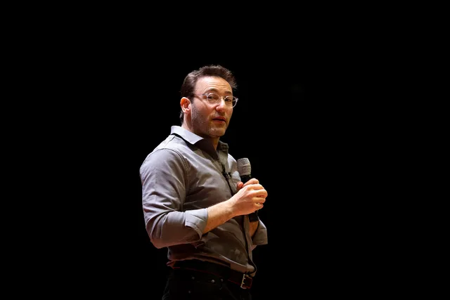 New York Times bestselling author Simon Sinek speaks to Marines with I Marine Expeditionary Force Information Group (I MIG) during a critical thinking seminar at Marine Corps Base Camp Pendleton, California, Jan. 15, 2020. Sinek, the author of "Leaders Eat Last: Why Some Teams Pull Together and Othe. Manipulation Resistance Meaning: Why Method Matters More Than Motive