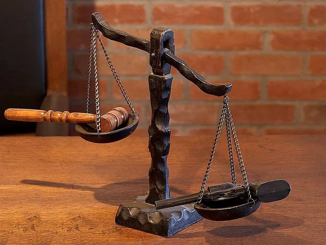 justice, scales, court, law, hammer, judge, legal, balance, symbol, judgment, lawyer, verdict, concept, judgement, judicial, jury, brown balance, brown law, judgement, judicial, judicial, jury, jury, jury, jury, jury. How persuasion psychology shapes jury selection in U.S. trial advocacy
