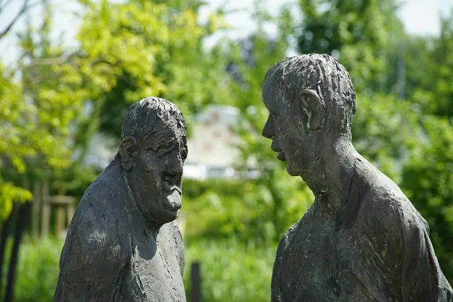 talking, people, sculpture, conversation, gossip, conversation, gossip, gossip, gossip, gossip, gossip. Social proof: methods, tools and useful context